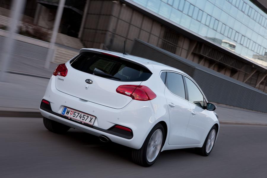 Kia cee&rsquo;d 2012 года  (фото 35 из 72)